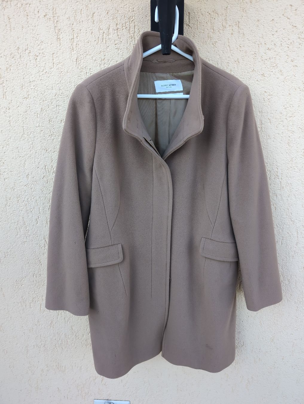 Gerry Weber Cappotti: Gerry Weber Damenmantel Gr. 44, beige – Usato da Alberswil venduto da __colafroeschli__