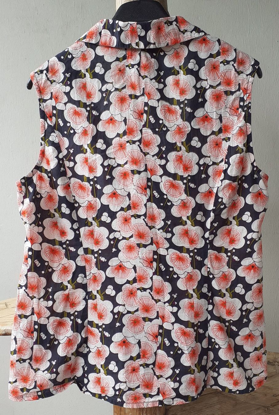 Tops: Mistinguette Top, M/L – D'occasion à Bern par Solarsystem 2
