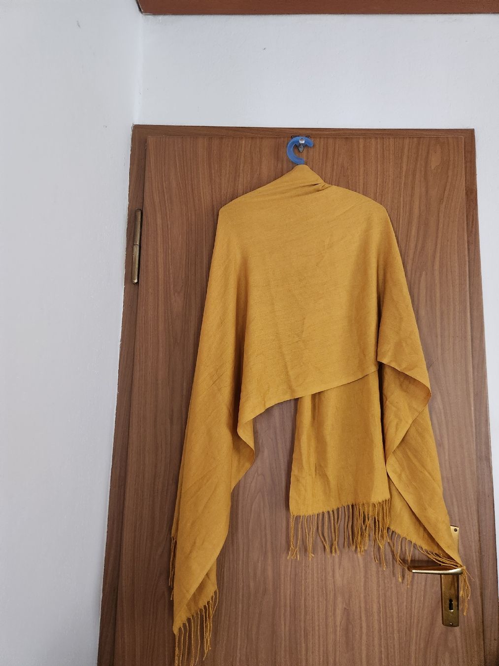Foulard & Sciarpe: Écharpe cachemire moutarde franges – Usato da Niedergösgen venduto da Eva2410 1