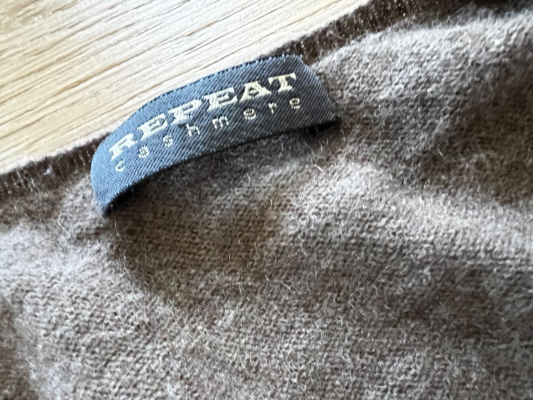 Repeat Maglioni & Felpe: REPEAT 100% reiner Kaschmirpullover, Grösse M, Braun – Usato da Staad SG venduto da Chirrari 1