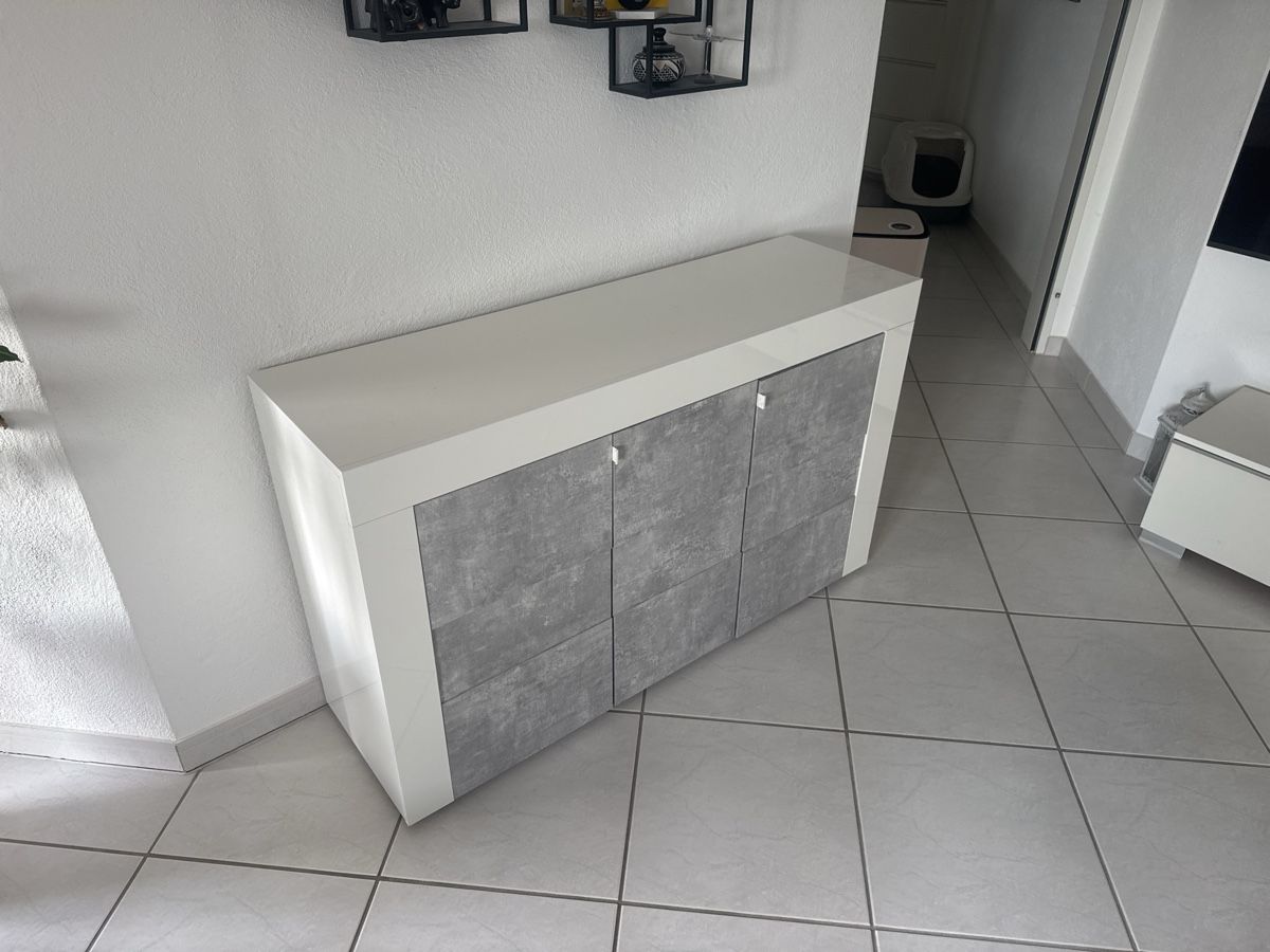 Cassettiere: Sideboard in Weiss/Betonoptik – Usato da Kloten venduto da pascalthomet 2