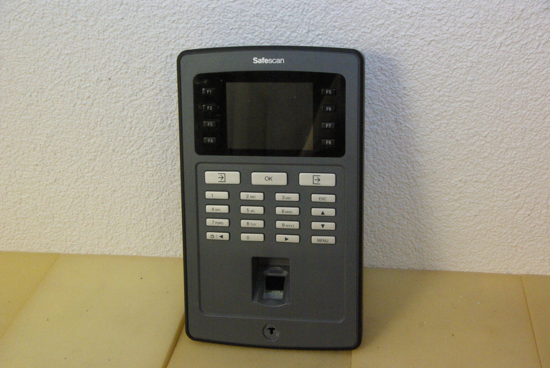 Sistema di controllo: Safescan TA-8030, black, Zeiterfassungssystem – Usato da Herisau venduto da Cevianer1844