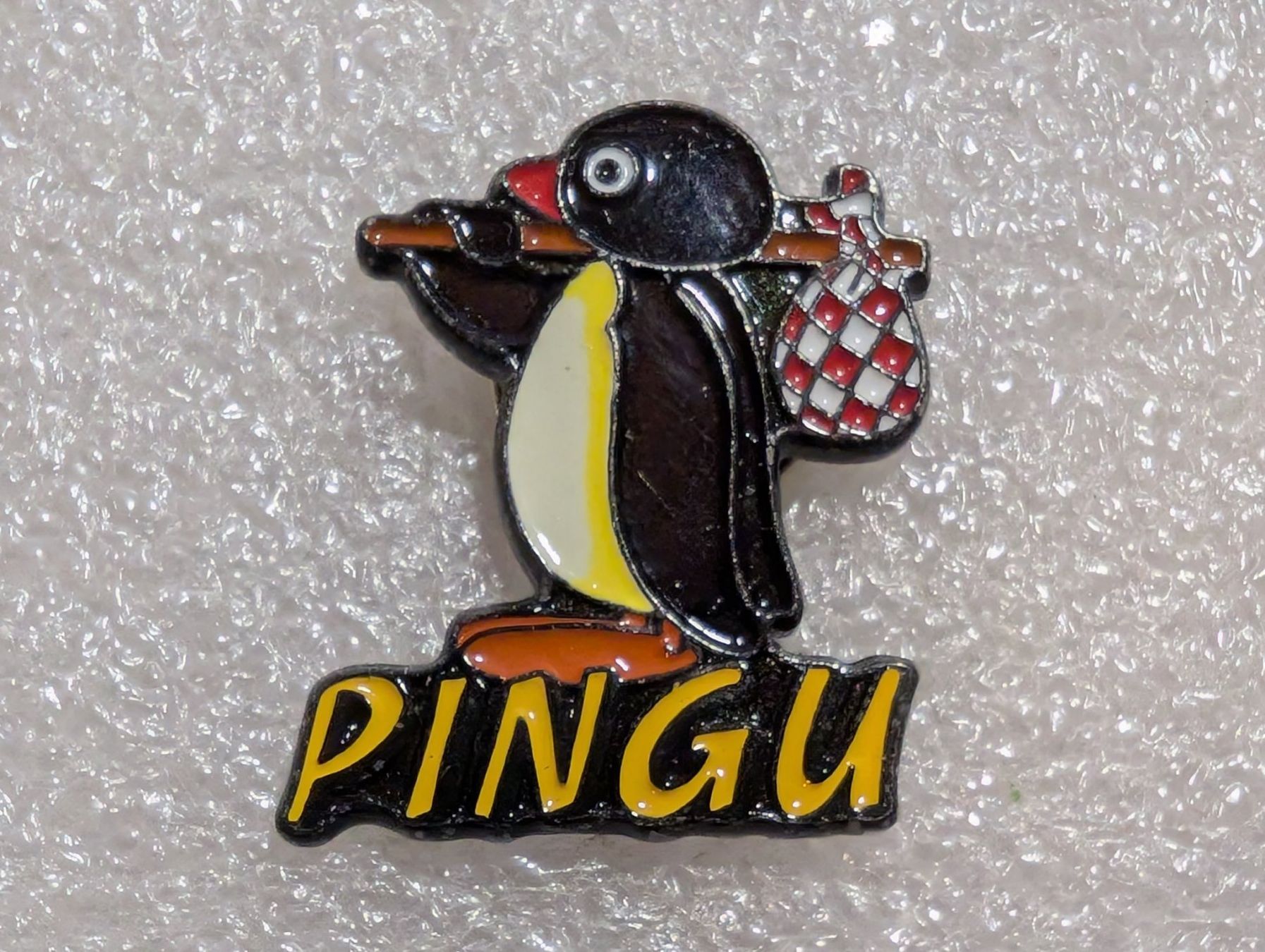 Placchette & Badge: Ansteckpin 282: Pingu – Usato da Oppligen venduto da Pin-Fall-Shop