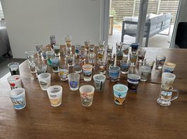 Sammlung an Shotgläsern