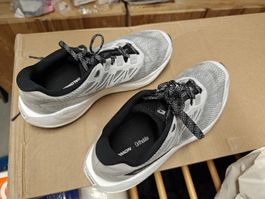 Salomon Laufschuhe grau Grösse 42 guter Zustand