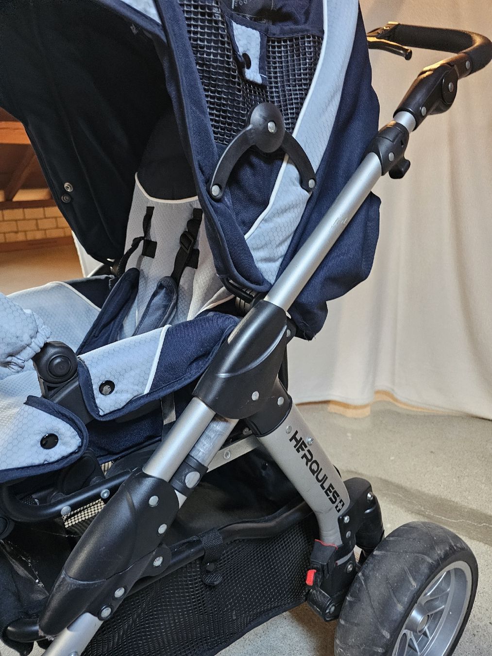 Carrozzine: Herqules Kinderwagen – Usato da Langnau i. E. venduto da gas_6wy5 6