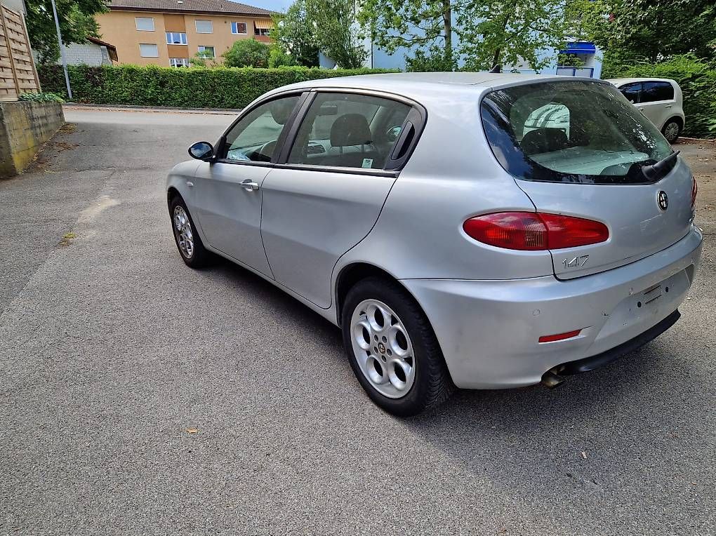 Automobili: Alfa Romeo 147  – Usato da Pfungen venduto da dimeautomobile 2