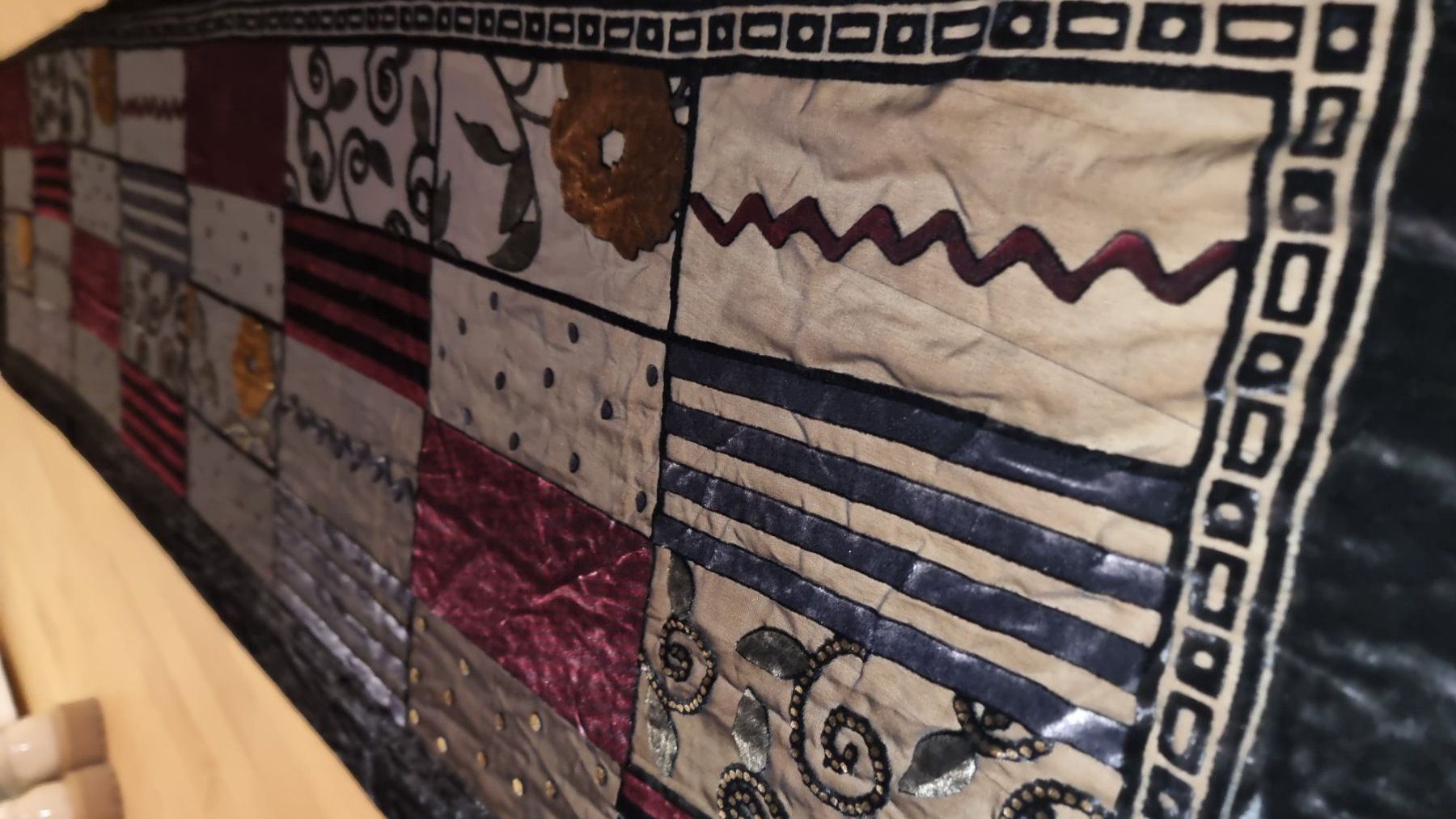 Foulards & écharpes: Eleganter Samt-Patchwork-Stola mit Fransen – D'occasion à Wald ZH par CapLux 2
