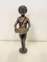 Statuette en bronze garçon avec coquillage