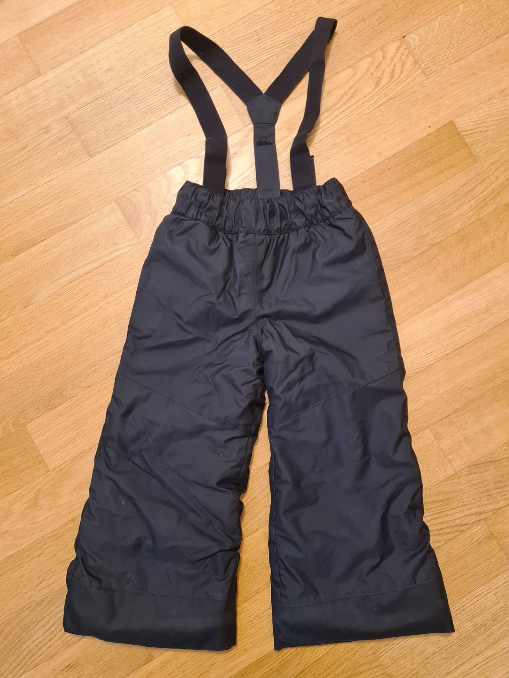 Decathlon Lotti & Set di vestiti: Winterset mit Skianzug, Grosse 104 – Usato da Zumikon venduto da daryona 5