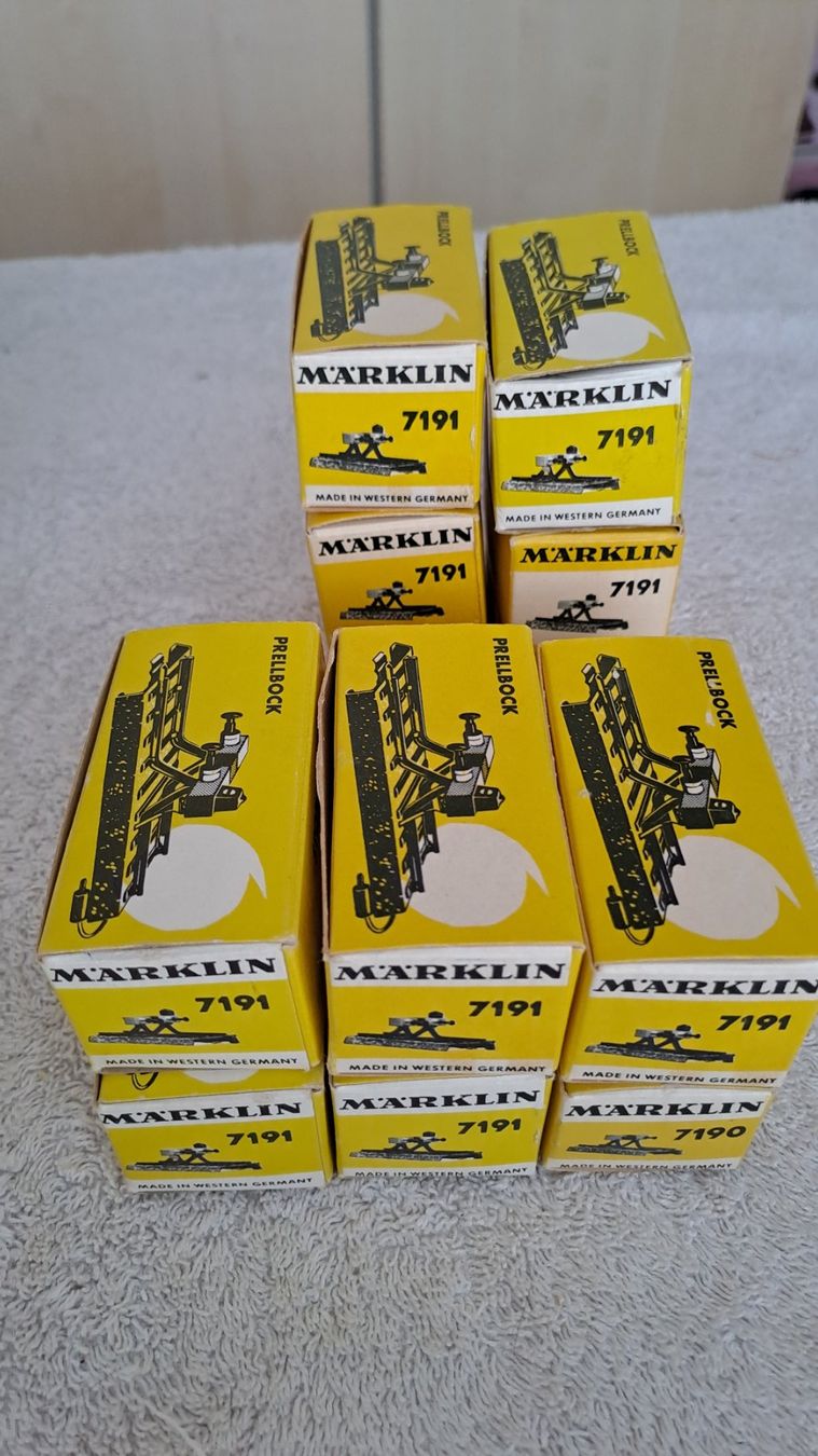 Märklin Modellini di ferrovie: Märklin 7191 12 Prellböcke H0 / 19 – Usato da Winterthur venduto da Riebeli333 7
