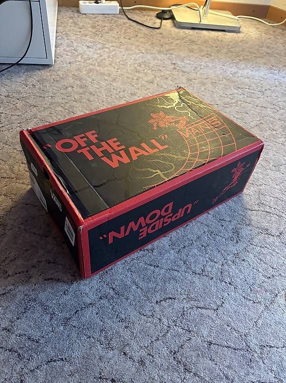 Scarpe da uomo: Vans x Stranger Things - SK8 Hi Reissue – Usato da Bettlach venduto da Jonas.Walker 4