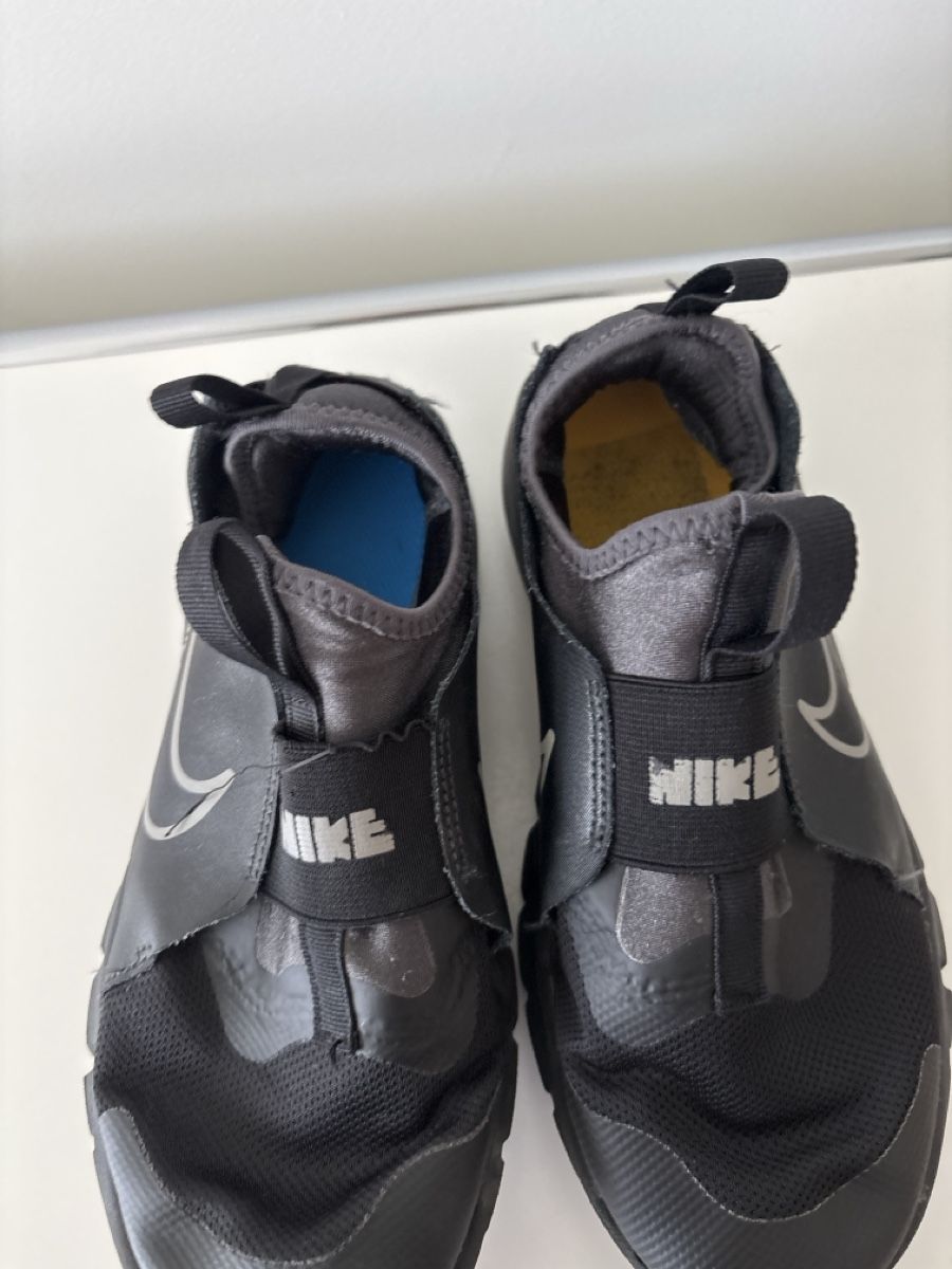 Nike Chaussures garçon: Nike Schuhe  – D'occasion à Salenstein par sehrgut 1