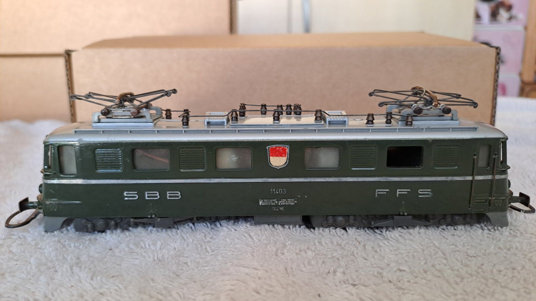 Wesa Modellini di ferrovie: WESA SBB Ae 6/6 / 28 – Usato da Winterthur venduto da Riebeli333 1