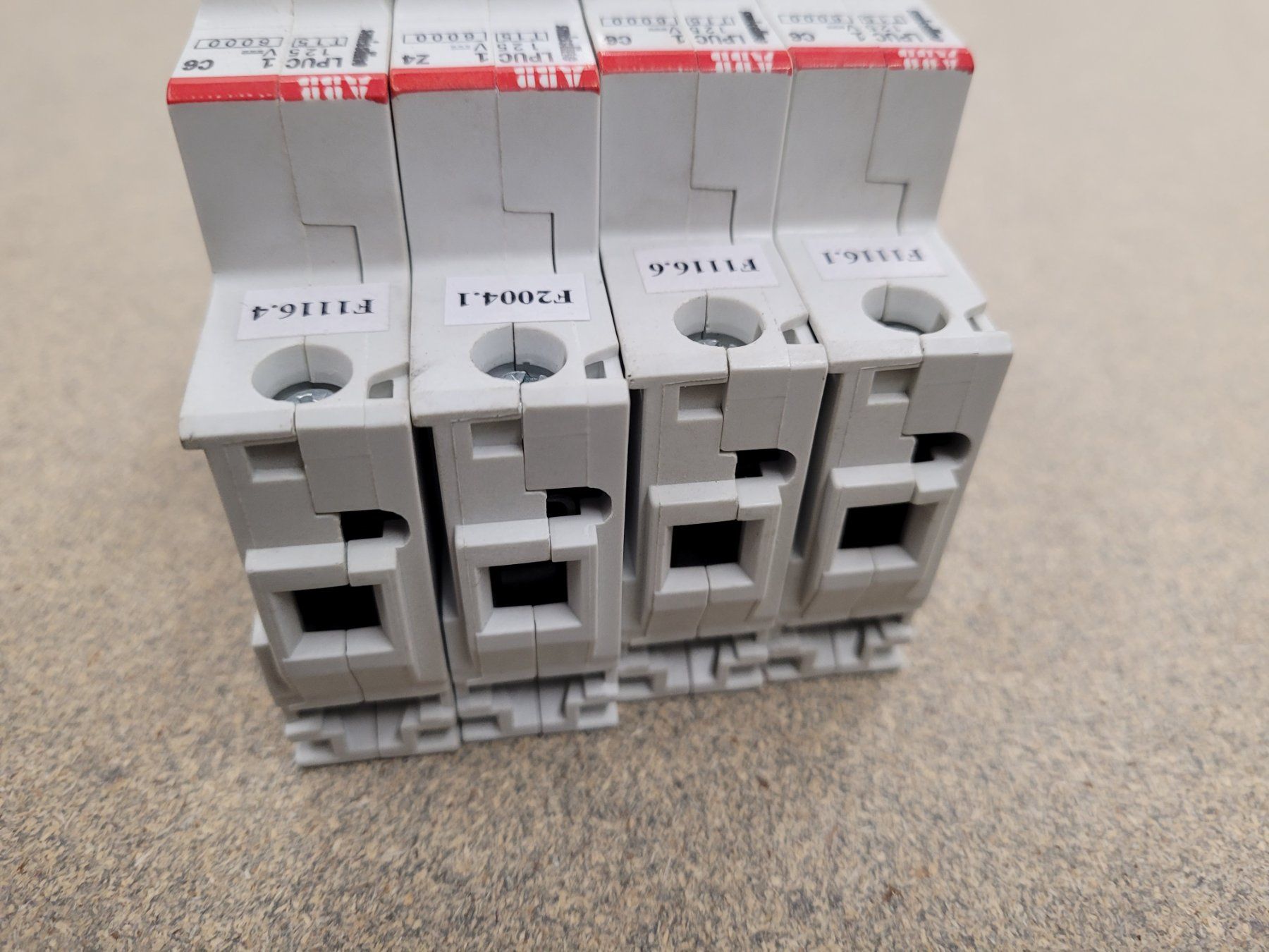 ABB Composants électroniques: 4 Stück Sicherungen ABB LPUC1 Z4 oder C6 – D'occasion à Vitznau par Night-Fire 2