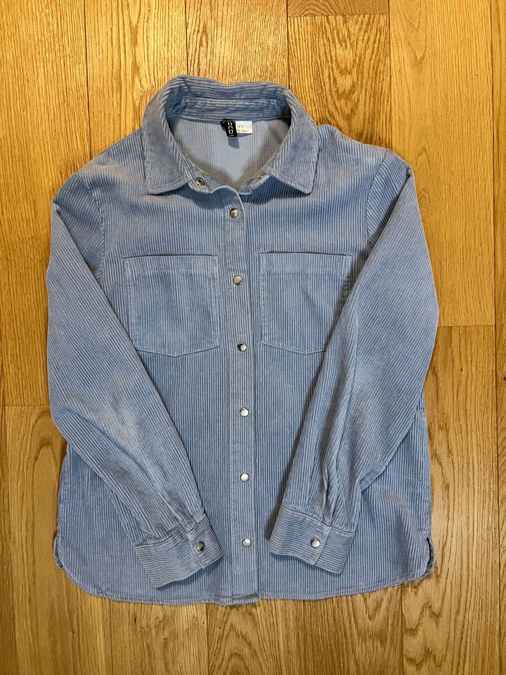 H&M Giacche: Blaue Jacke mit Knöpfen – Nuovo (secondo la descrizione) da Frauenfeld venduto da vik_d96k 3