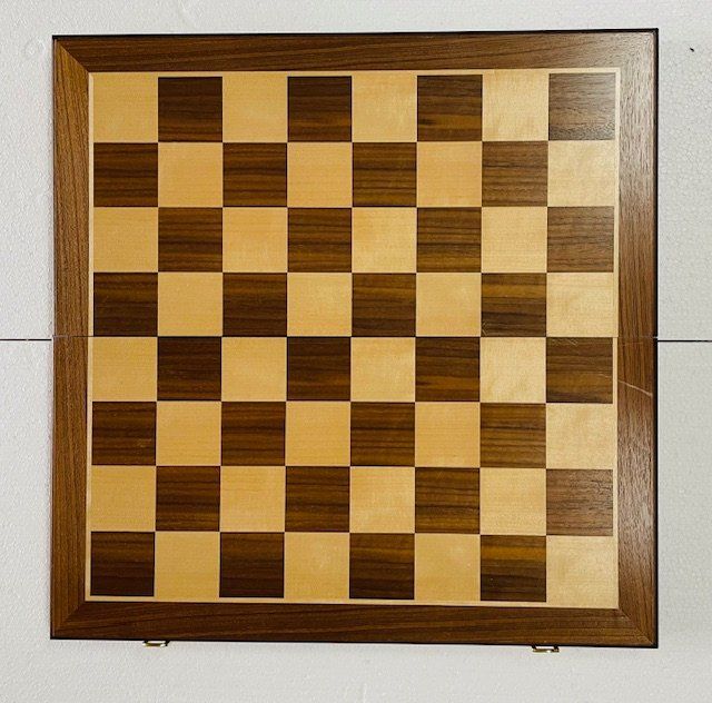 Giochi: Schachbrett und Box mit Figuren von Philos – Usato da Oberrieden venduto da Ket25 3
