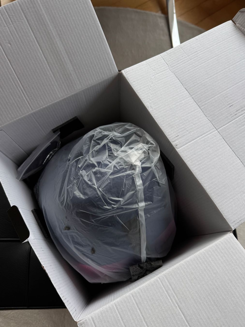 Oakley Caschi: Oakley mod1 Pro Ski helm neu/unbenutzt – Nuovo e nell'imballaggio originale da Zürich venduto da giovaski 5