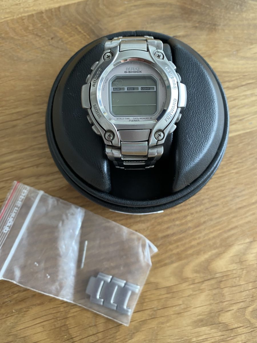 Casio Orologi: Casio G-Shock MRG 220-7, silber – Nuovo (secondo la descrizione) da Zürich venduto da Drengemann 3