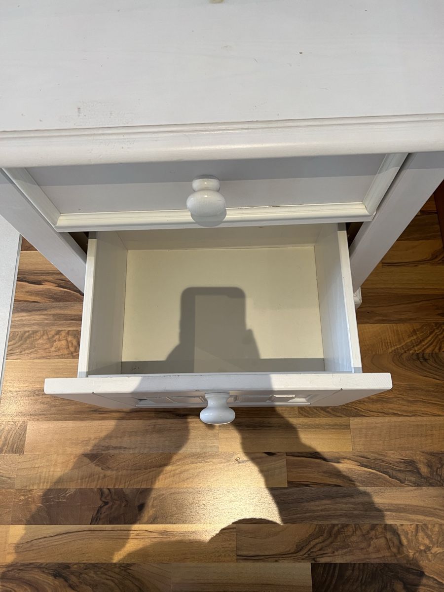 Pfister Nachttische: Nachttisch / Table de chevet – Gebraucht aus La Neuveville von Violette_d 3