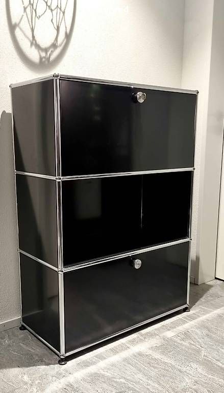 USM Scaffali: Usm Haller 1x3 Schwarz Top Zustand (BESCHREIBUNG BEACHTEN) – Usato da Obfelden venduto da Franioli
