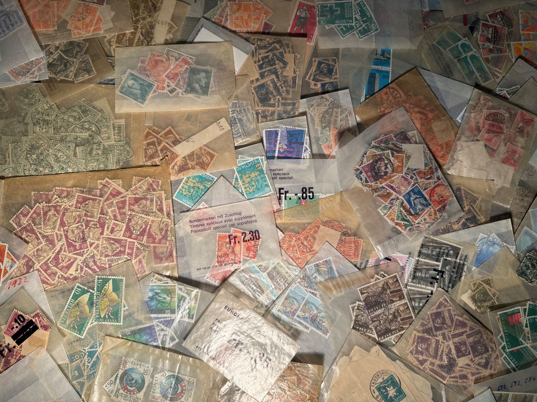 Tous les timbres: Briefmarkensammlung Tüten – D'occasion à Stettfurt par 2442