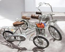 2 grosse Deko-Fahrräder aus Metall & Holz