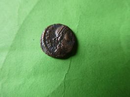 uralte Bronzemünze  14 mm     0.91 g