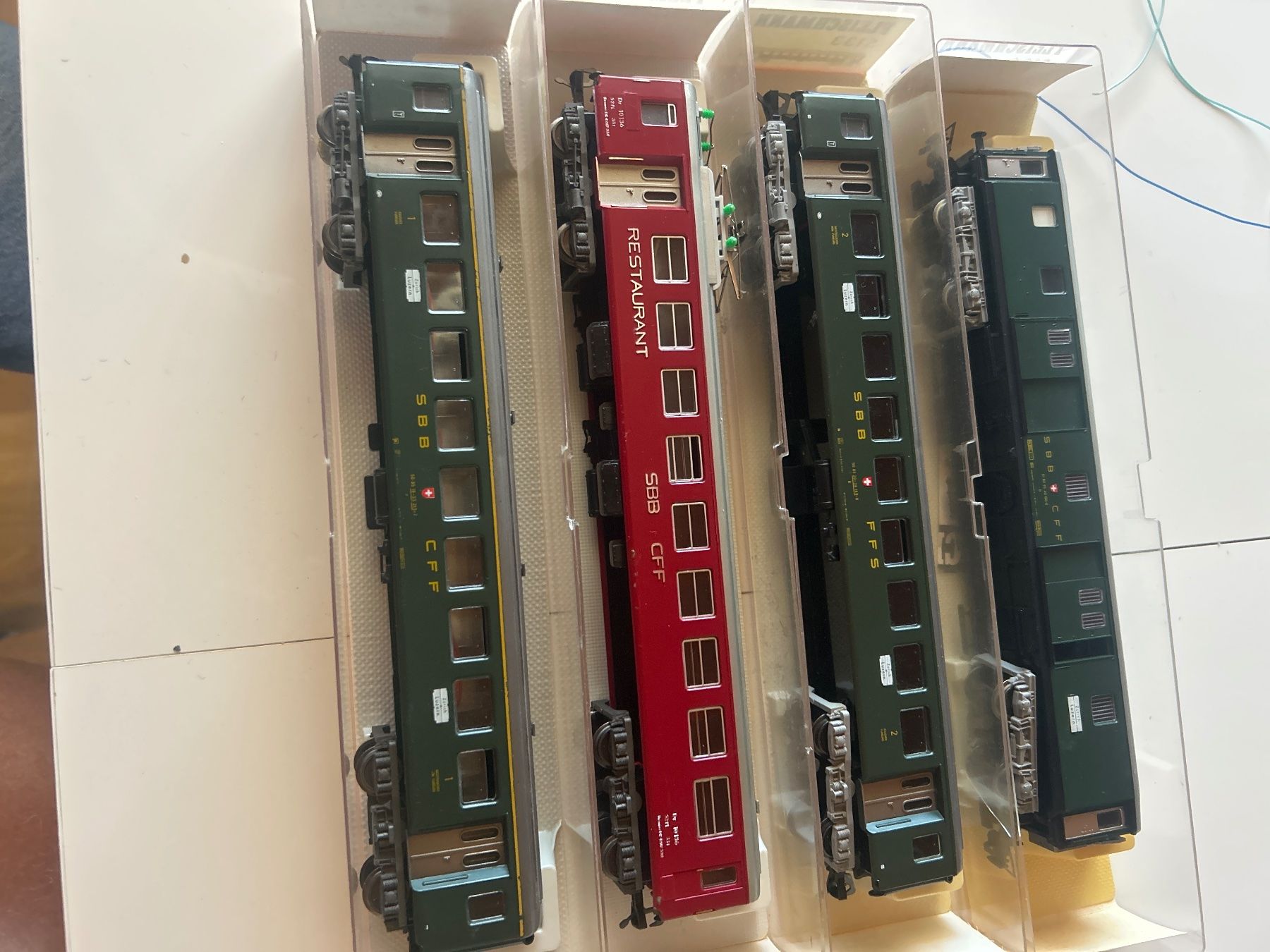 SBB/CFF/FFS Modellini di ferrovie: Schnellzugwagen SBB – Usato da Bözen venduto da Viloujack 2