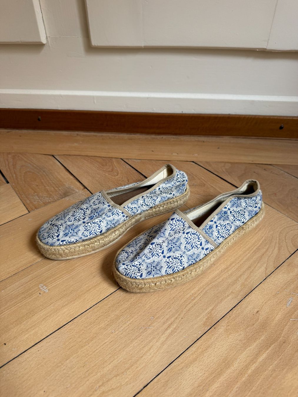 Scarpe da donna: ILC - Espadrilles blau-weiss gemustert 38 – Usato da Zürich venduto da Diazaio