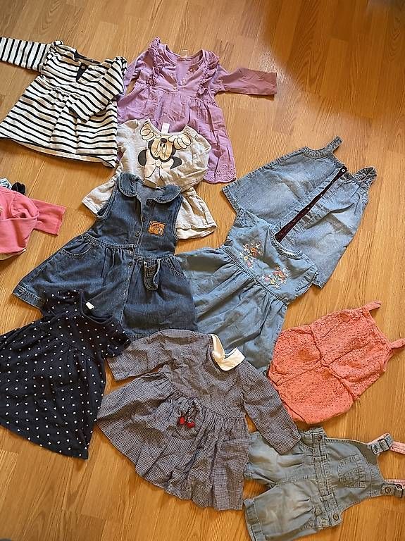Kleiderpakete & -sets: Grosses Kleiderpaket Mädchen Grösse 86 – Gebraucht aus Murten von ka_koen 3