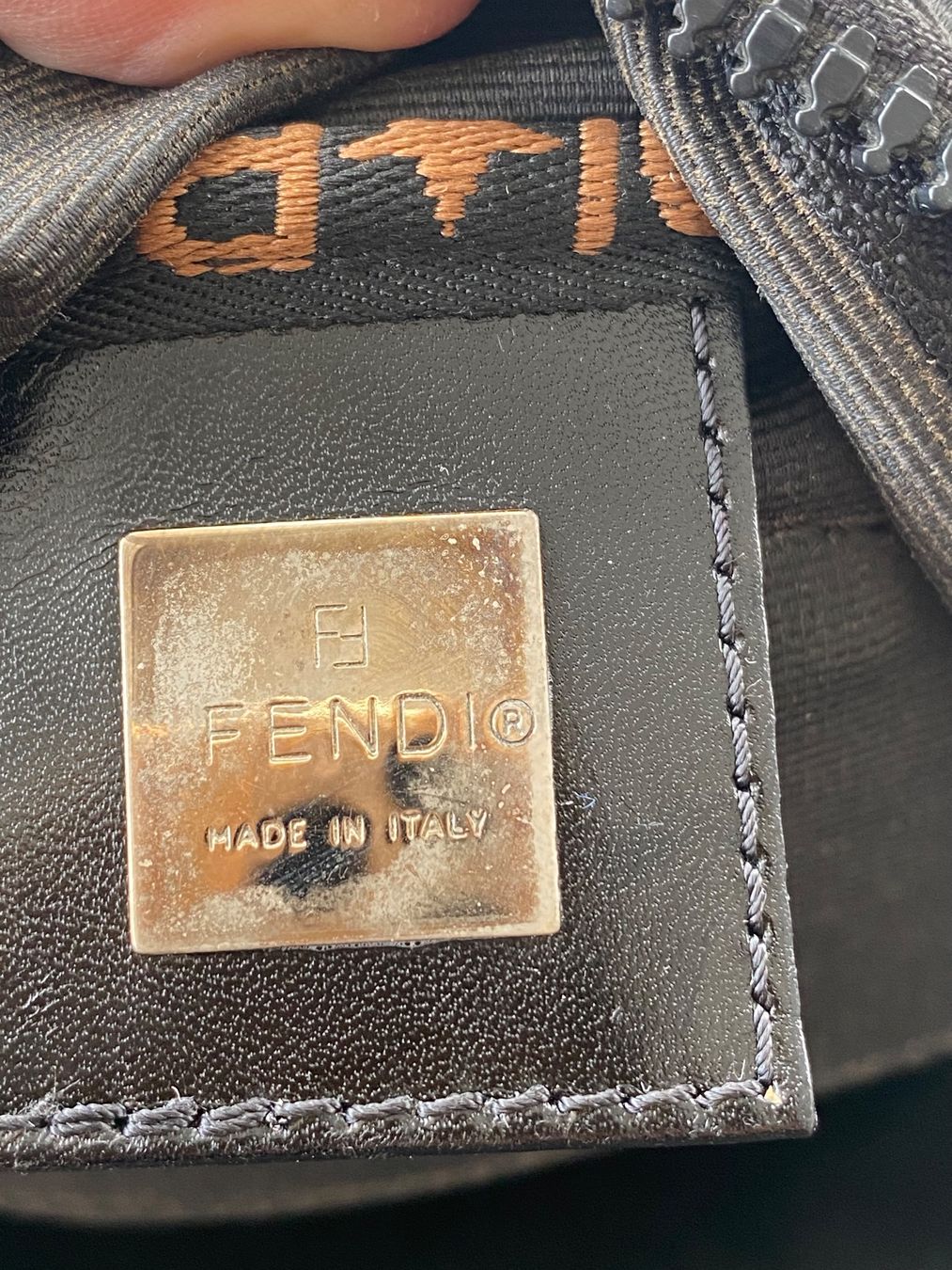 Fendi Taschen für Damen: Fendi Zucca Schwarz Vintage Rücksack – Gebraucht aus niederbipp von Esbenz 8