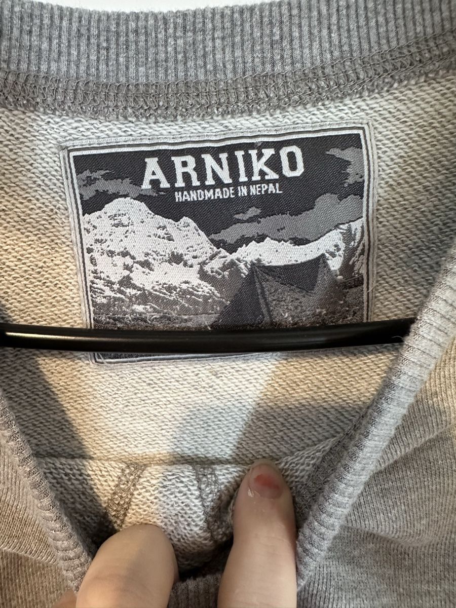 Maglioni & Felpe: Arniko Handmade Pullover, Grössse M, selten getragen! – Nuovo (secondo la descrizione) da St. Gallen venduto da Nood 1
