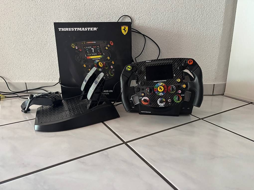 Manettes: Thrustmaster T300 Base inkl SF1000 Lenkrad  – D'occasion à Bottighofen par FlorinT00 3