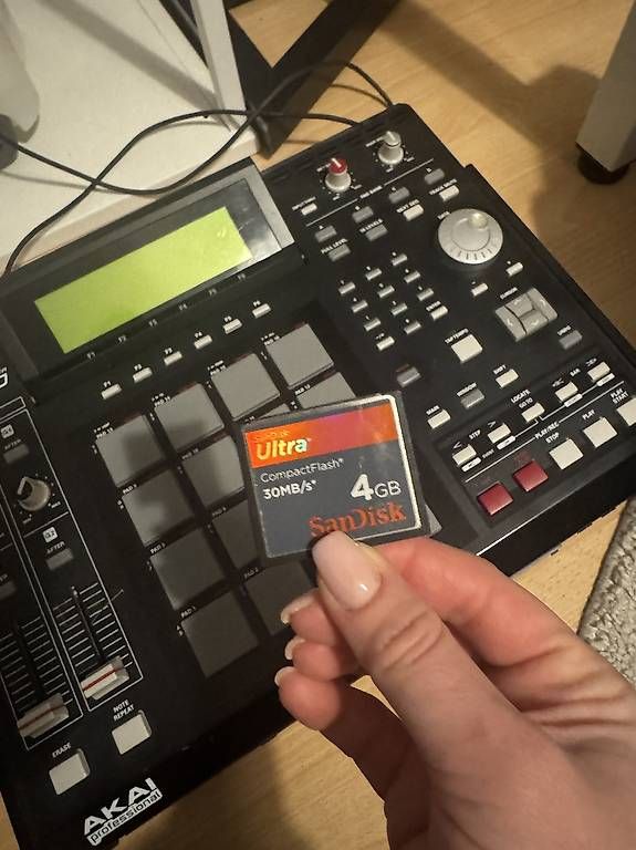 Instruments de musique: AKAI MPC 2500 – D'occasion à Oberengstringen par vta_9x92 2