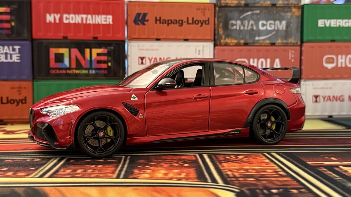 Alfa Romeo Modellini d'auto: Alfa Romeo Giulia GTA rot 1:18 – Usato da Basel venduto da Zomeg
