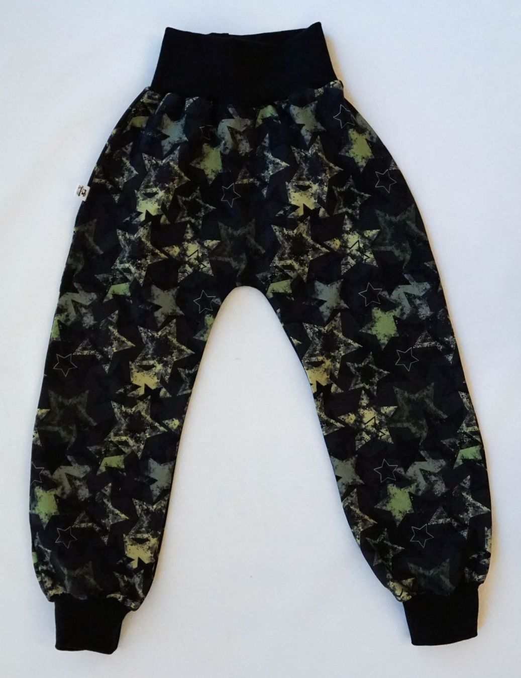 Pantaloni: Sweat Pumphose mit Sternen Gr. 104/110 - NEU – Nuovo e nell'imballaggio originale da Zürich venduto da sambaum 1