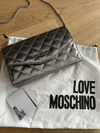 Love Moschino