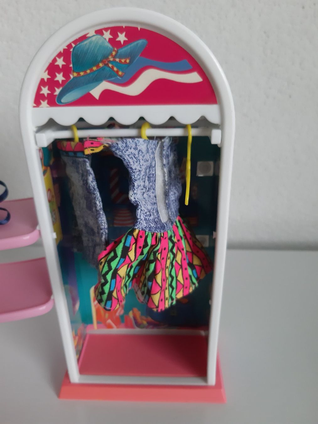 Barbie Puppenhäuser & -möbel: Barbie All American Jeans Store 1990 – Gebraucht aus Buchs SG von Bray_Law 2