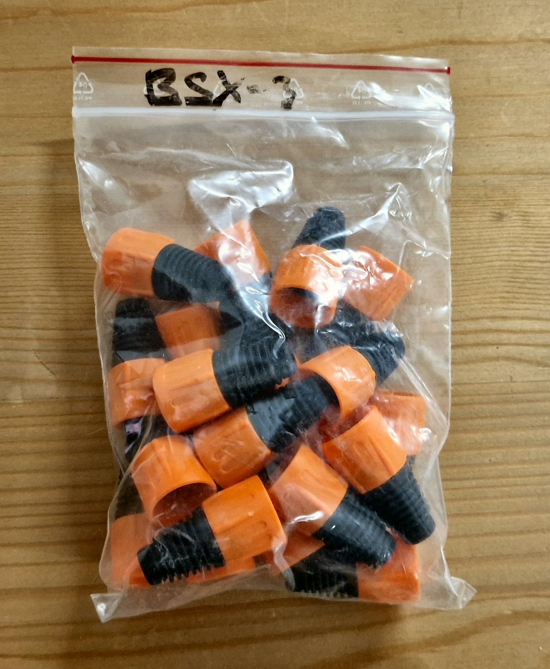 Neutrik Kabel: Neutrik XLR Cable Sleeves - 186pcs – Neu und originalverpackt aus Zofingen von Rodeln 3