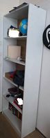 Bibliothek / Bücherregal / Büchergestell