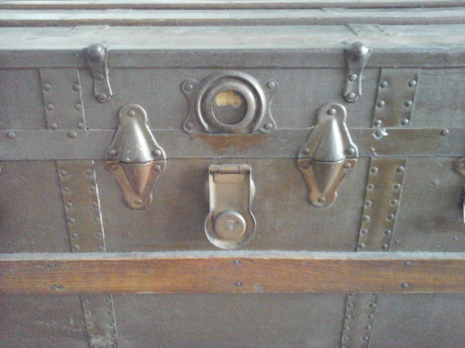 Valigie: Coffre ancien – Usato da Vicques venduto da prairie0809 6