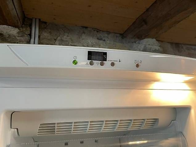 Gefrierschrank: Electrolux Gefrieschrank EUF2704 – Gebraucht aus Stäfa von roggo1 1