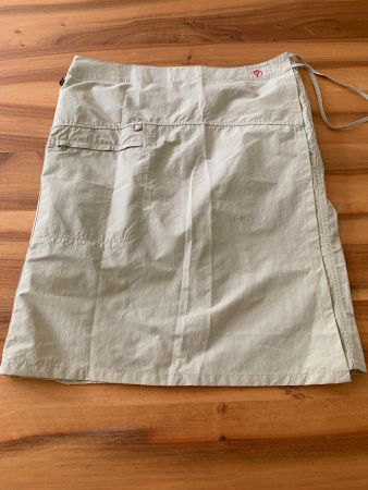 FJÄLLRÄVEN Wickelrock/Wanderrock Gr. 40 beige NWT