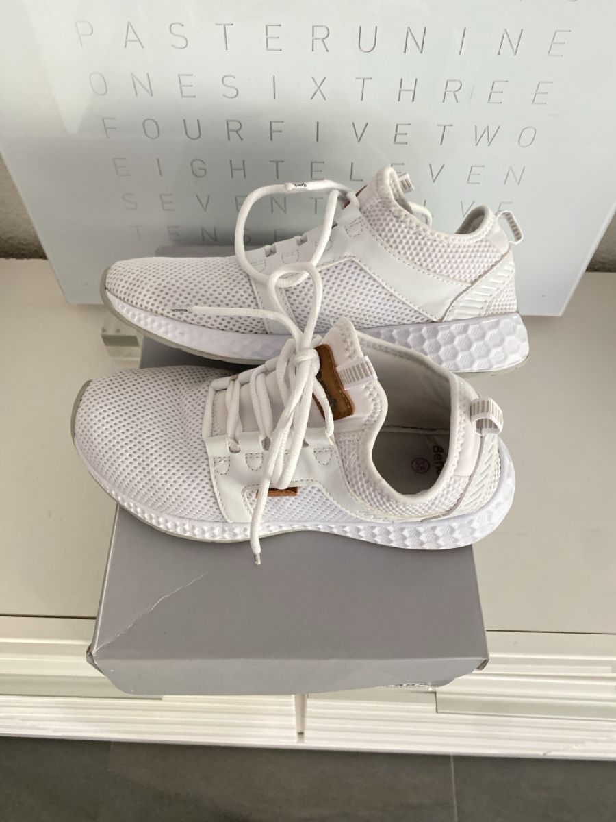 Bench Chaussures filles: Baskets Bench blanches taille 38 – D'occasion à Grenchen par O.r.i.g. 2