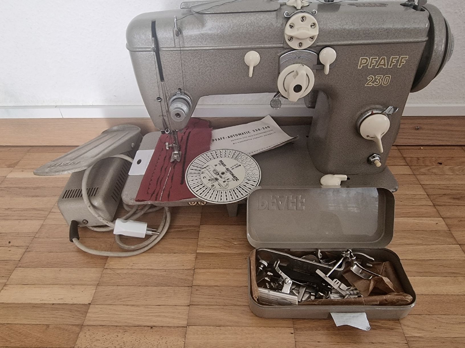 Pfaff Macchine da cucire: PFAFF 230 – Usato da Pratteln venduto da Zifah1971