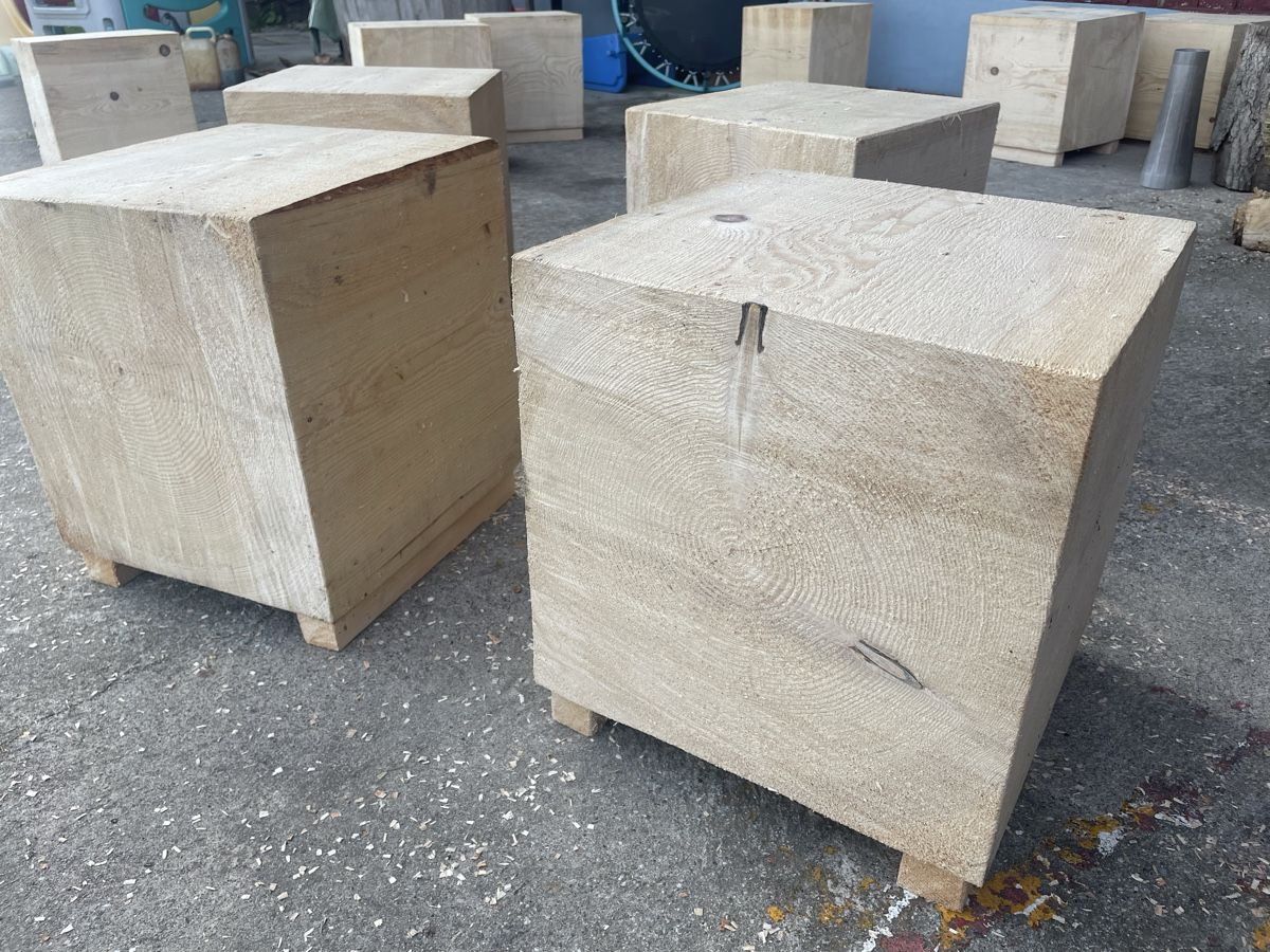 Sgabelli: Hocker / Stuhl aus vollem Holz – Usato da Au TG venduto da and_k8st 1