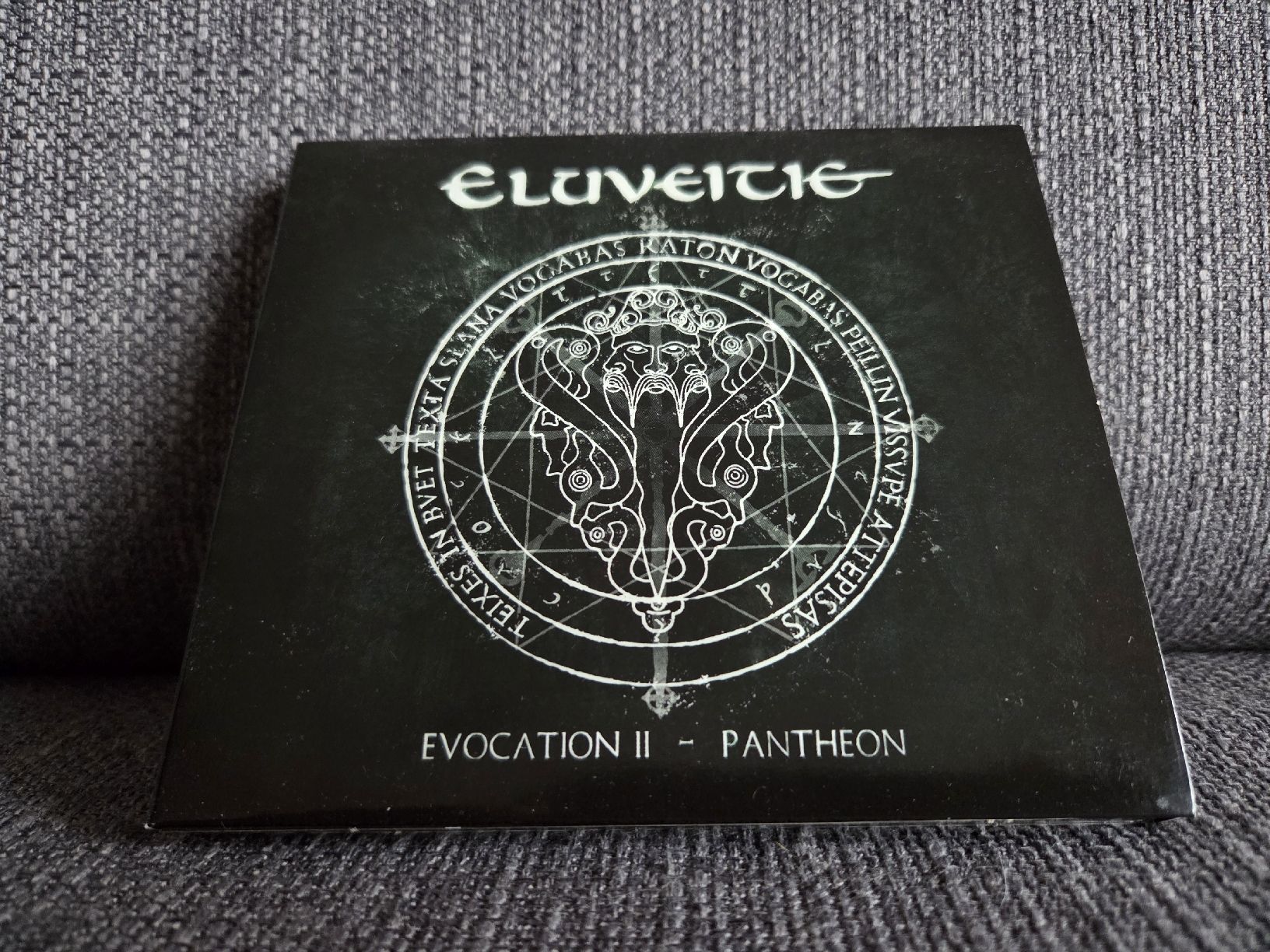 CD: Eluveitie - Évocation II Panthéon- 2cd – Nuovo (secondo la descrizione) da Troistorrents venduto da Syrocks 2