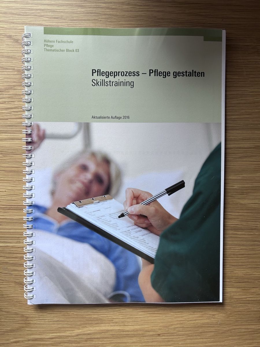 Libri: Höhere Fachschule Pflege Skillstraining Bücher – Nuovo (secondo la descrizione) da Ulisbach venduto da jul_2rpw 2