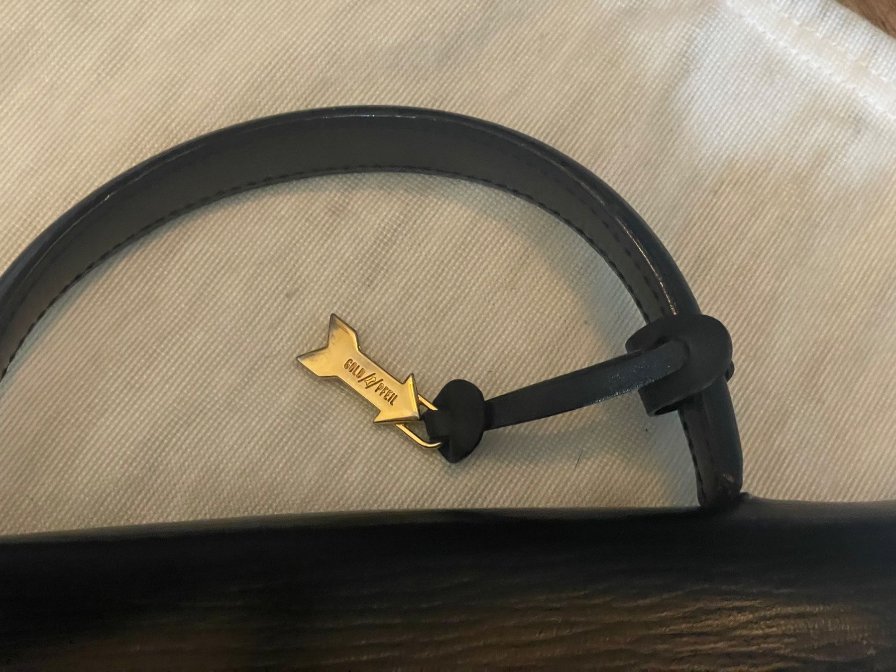Borse da donna: Vintage Goldpfeil Tasche dunkelblau – Usato da Bern venduto da Rigoler 4